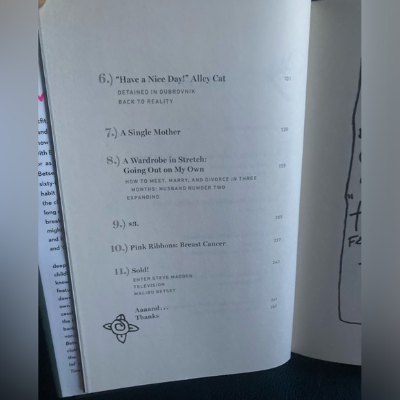 Book (Hardback): BETSEY. A Memoir by Betsey Johnson with Mark Vitulano - Picture 10 of 16